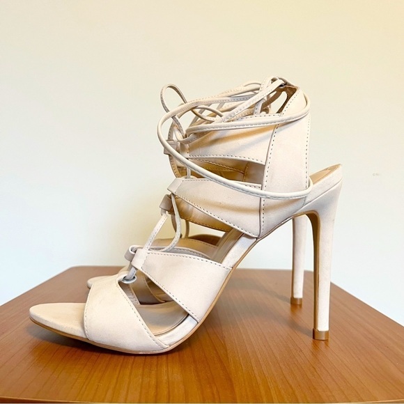 Steve Madden Light Cream Strappy Heels - Size 8 - 4-Inch Leather Heel - Picture 3 of 14